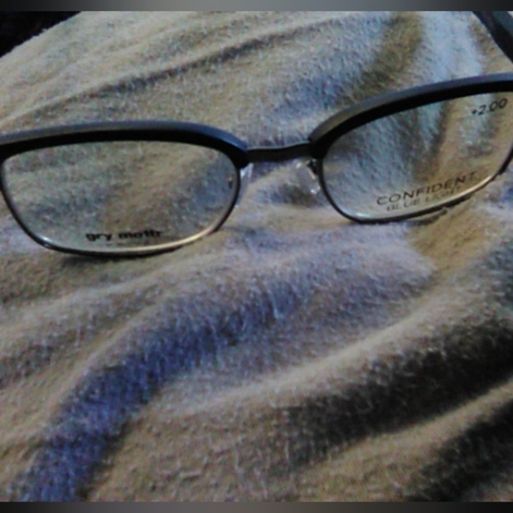 Confident blue light glasses
